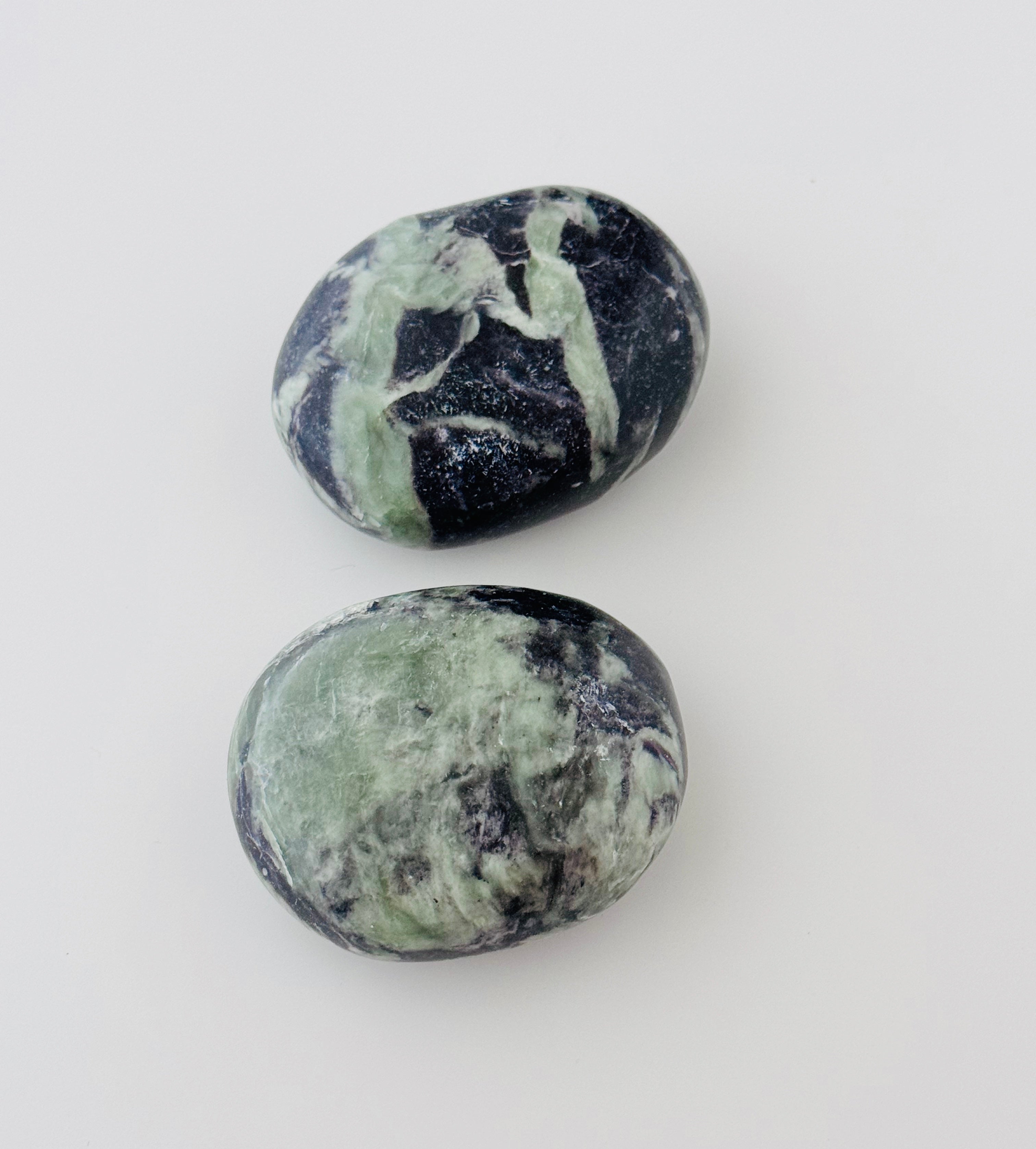 Kammerite Palm Stones